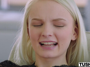 Папаша раздолбал очко молодой дочки