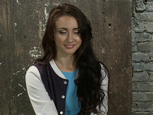 Художники толпой ебут натурщицу во все горячие дырки