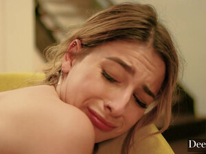 Леха Маетный устроил гламурной сучке в чулках жесткую еблю пизды, посадив сверху на член