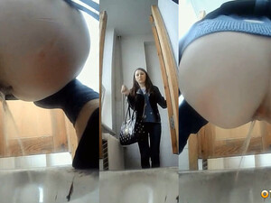 Попки девушек крупным планом засветились на камеру