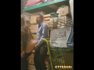 Армяне трахаются на складе рынка