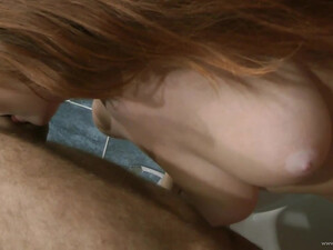 Вдул в мокрую пизденку рыжей скромнице по самые яйца