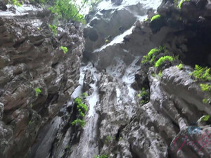 Частное порно видео молодой азиатки пришедшей с прогулки домой