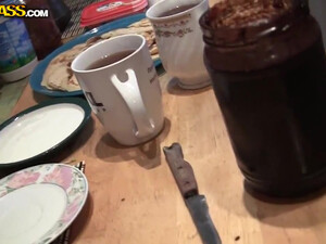 Домашний трах раком молодой русской пары