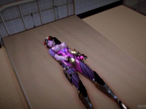 Роковая вдова трахает сама себя самотыком, чтобы кончить