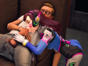 Молодая D.Va минетом расслабила бойфренда после работы