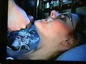 Массивно кончает на лицо жене блондинке