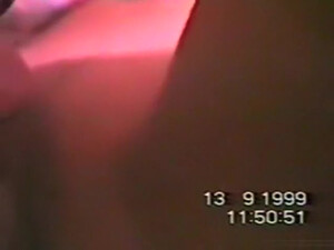 Худенькие стервы делают минет и ебутся по очереди в частном порно