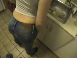 Частное домашнее порно с молоденькой женой