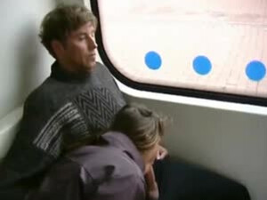 Делает минет на улице прямо на автобусной остановке и других местах