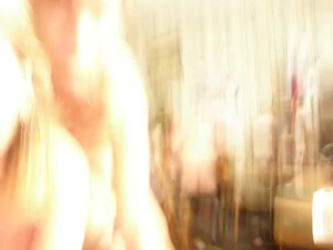 Домашняя ебля раком с рыжей блядью в чулках