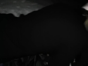 Шлюха из Сибири делает минет парню прямо на улице