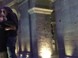 Любительский секс в туалете с подругой