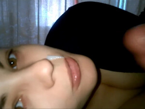 Подборка смачных камшотов на молоденьких красоток в публичных местах