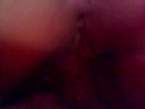 Привычно наблюдает как женушка шпилится с двумя