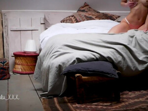 Парень трахнул красивую девушку во время месячных