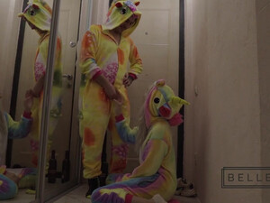 Пьяная русская девченка позвала незнакомца домой для анала