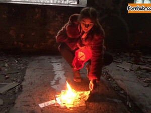 Грудастая русская девченка скачет на члене и дрочит вагину вибратором в домашнем порно