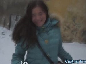 Брюнетка С Маленькими Титьками Проходит Кастинг