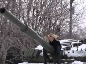 Русские Девки Показывают Сиськи На Камеру