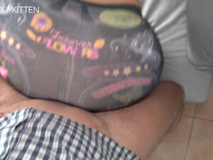 Порвал лосины и выебал немецкую девушку