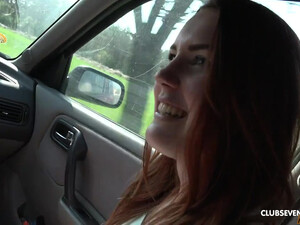 Накончал на попку молодой шлюхи своей спермой