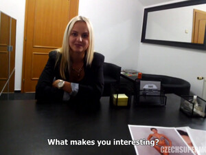 Красавица на кастинге делает отменный минет перед трахом