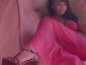 Мужик трахает молодую раком