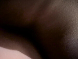 Два негра ебут довольную молодку мощными стволами со всех сторон