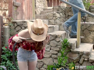 Секс в шляпе с грудастой студенткой