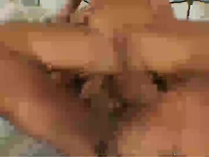 Блондинка в короткой юбке посажена на твёрдый стояк