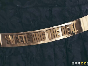 Сисястая дала себя трахнуть ради контракта