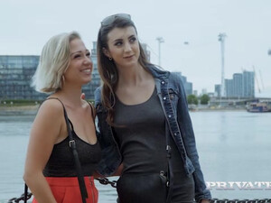 Потрясающий секс с двумя телками и иностранцем