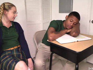 Студенты занялись жарким сексом