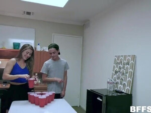 Групповой секс на студенческой вечеринке