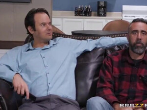 Жена ебется с другом мужа у него за спиной