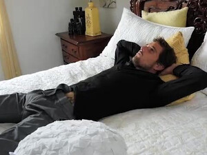 Ебет волосатую киску зрелой любовницы