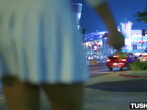 Натянул азиатку в попу и заставил кончить