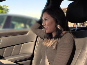 Режиссер трахает студентку на порно кастинге