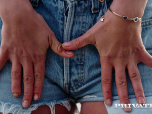 Межрассовый секс от первого лица с потаскушкой Lana Roy