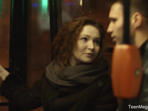 Рыжая девушка из Томска громко кричит от твердого члена в ее попке