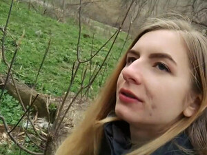 Реальный минет на природе с простой русской девушкой снятый на телефон