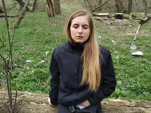Реальный минет на природе с простой русской девушкой снятый на телефон