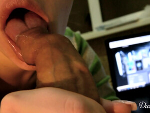 Русский парень кончил на язык девке во время классного минета