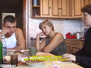 Выпороли сук за лесбийскую оргию