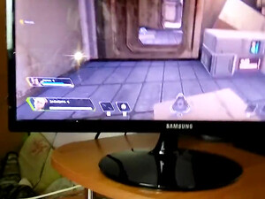 Юная русская красотка лечит парня от игромании минетом и мокрой щелкой между своих худых ножек