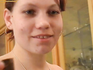 Пьяная парочка сношается в интимной обстановке