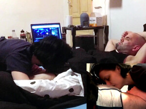 Младшая сестра сосет член и лижет жопу брату на камеру телефона