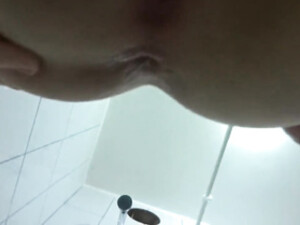 Русская брюнетка сразу подумала про анальную вписку крупным планом