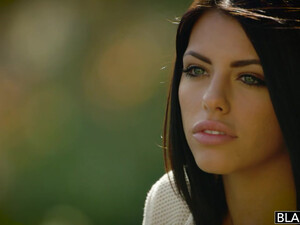 Adriana Chechik устроила групповой секс с неграми